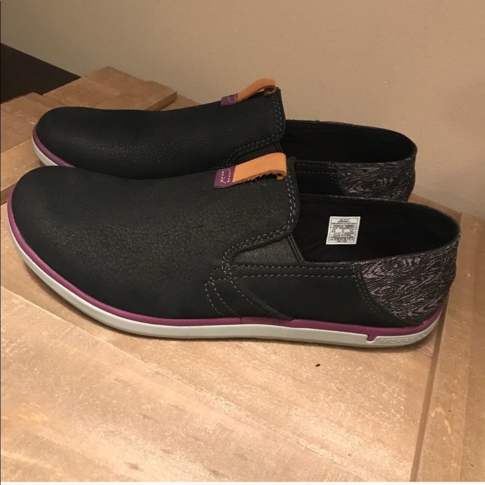 Merrell Women's Duskair Moc slip on sneakers. NWOT